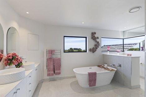 Photo of property in 1179 Devon Road, Bell Block, New Plymouth, 4373