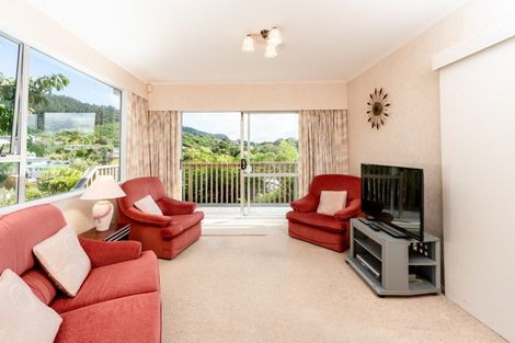Photo of property in 1 Peterhouse Street, Tawa, Wellington, 5028