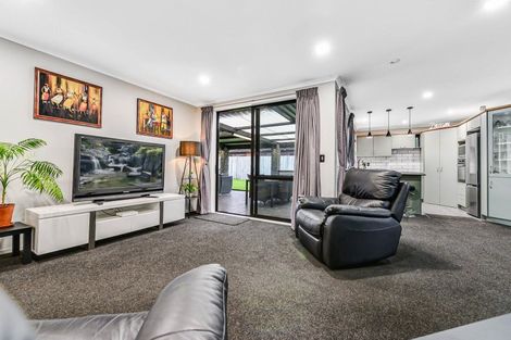 Photo of property in 12 Innswood Place, Rototuna North, Hamilton, 3210
