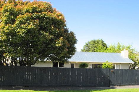 Photo of property in 2 Kingsgate Place, Burnside, Christchurch, 8053