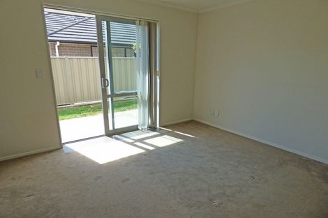Photo of property in 7 Erceg Way, Rosehill, Papakura, 2113