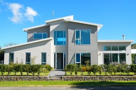 Photo of property in 1 Palm Grove, Waihi Beach, 3611