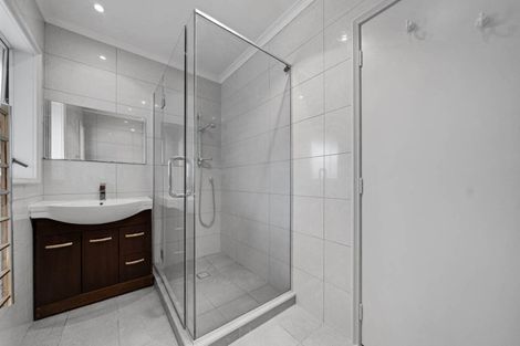 Photo of property in 54 Edgewater Drive, Pakuranga, Auckland, 2010