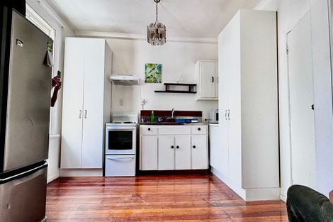 Photo of property in 142 Riddiford Street, Newtown, Wellington, 6021