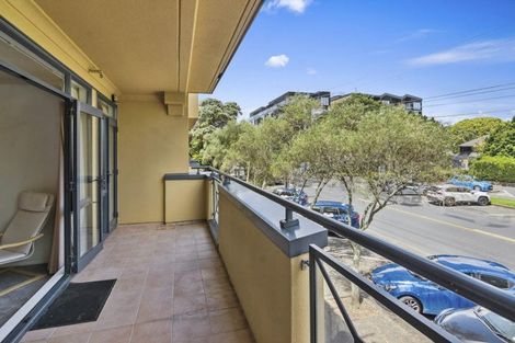 Photo of property in 2c/7-11 Bute Road, Browns Bay, Auckland, 0630