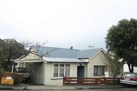 Photo of property in 28 Enfield Road, Hospital Hill, Napier, 4110