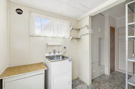 Photo of property in 124 Sievers Grove, Cannons Creek, Porirua, 5024