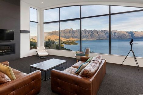 Photo of property in 9 Vanda Place, Fernhill, Queenstown, 9300