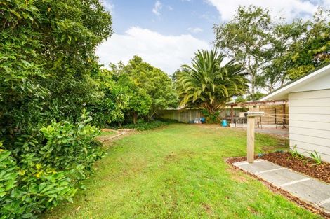 Photo of property in 16 Antrim Place, Hokowhitu, Palmerston North, 4410