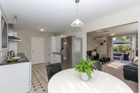 Photo of property in 4 Kelvin Place, Westown, New Plymouth, 4310