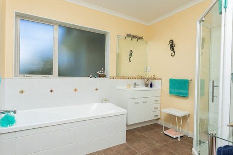 Photo of property in 8 Bowen Street, Woodville, 4920