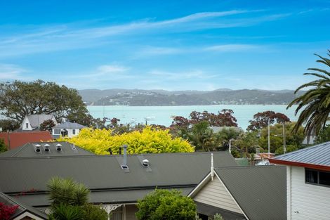 Photo of property in 6 Little Queen Street, Russell, 0202