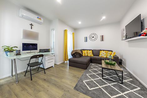 Photo of property in 9 Riroriro Close, Papakura, 2110