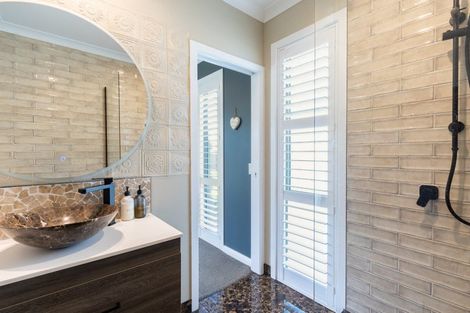 Photo of property in 14 Bridford Way, Paraparaumu, 5032