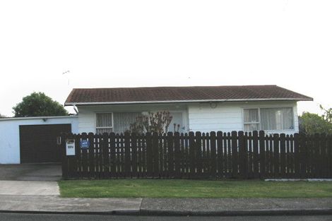 Photo of property in 57 Amberley Avenue, Te Atatu South, Auckland, 0610