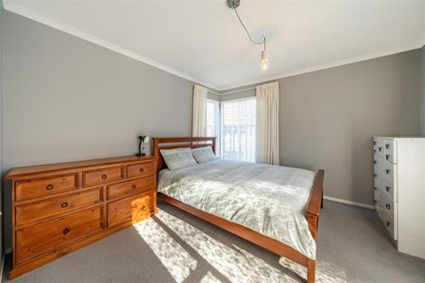 Photo of property in 10 Ordley Grove, Tawa, Wellington, 5028