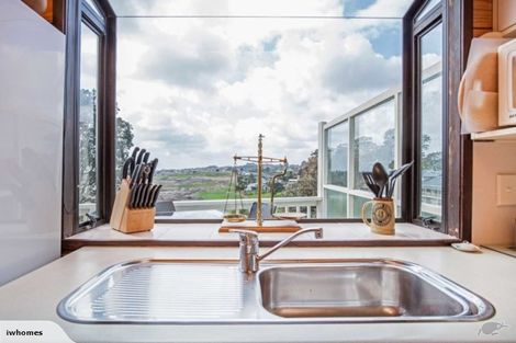 Photo of property in 18 John Dee Crescent, Red Beach, 0932