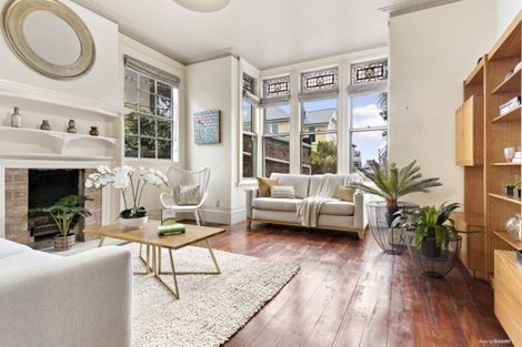 Photo of property in 33 Hobson Crescent, Thorndon, Wellington, 6011