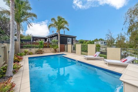 Photo of property in 22 Andrea Place, Sunnyhills, Auckland, 2010