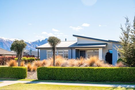 Photo of property in 4 Sunnyside Lane, Wanaka, 9305
