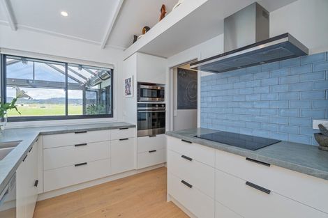 Photo of property in 20 Ngaroma Crescent, Whitianga, 3510