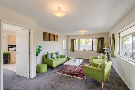 Photo of property in 77 Dunedin Street, Redwood, Christchurch, 8051