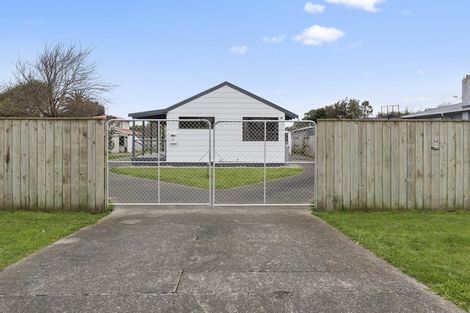Photo of property in 34 Kiharoa Street, Otaki Beach, Otaki, 5512