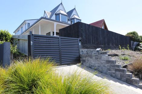 Photo of property in 128 Beach Road, Castor Bay, Auckland, 0620