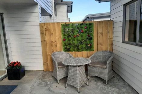 Photo of property in 1/3 Hulme Place, Henderson, Auckland, 0612