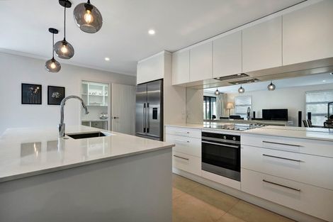 Photo of property in 425 Mangorei Road, Highlands Park, New Plymouth, 4312