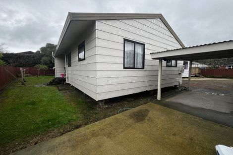 Photo of property in 2/20 Ocean View Road, Northcote, Auckland, 0627