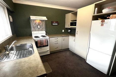 Photo of property in 15 Tabak Crescent, Takaro, Palmerston North, 4412