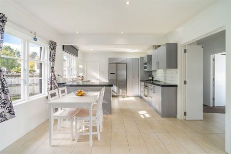 Photo of property in 1 Moeraki Road, Maoribank, Upper Hutt, 5018