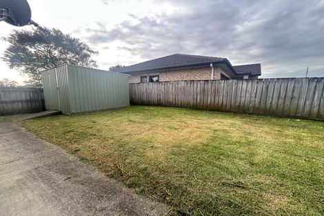 Photo of property in 7b Woodbank Drive, Glen Eden, Auckland, 0602