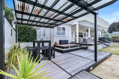 Photo of property in 9 Woodstock Road, Fairfield, Hamilton, 3214