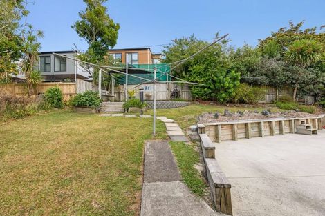 Photo of property in 10 Glucina Place, Glen Eden, Auckland, 0602