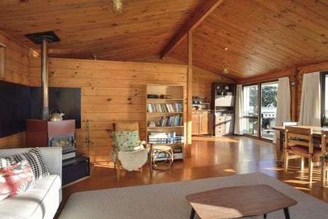 Photo of property in 11 Moana Drive, Mahia, 4198