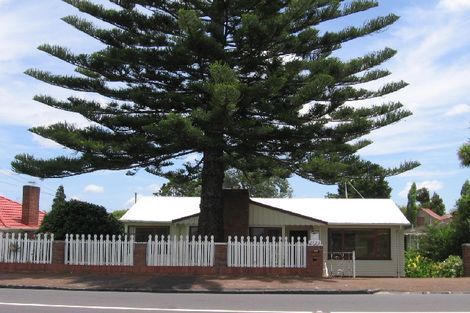 Photo of property in 2123 Great North Road, Avondale, Auckland, 0600