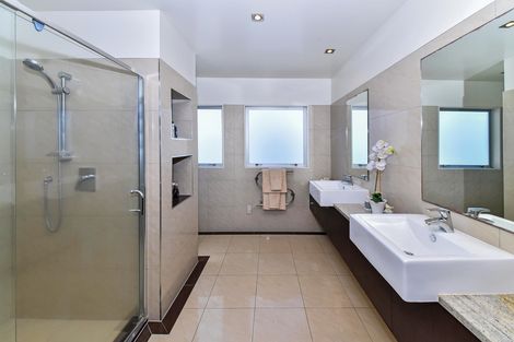 Photo of property in 16 Stranraer Crescent, Wattle Downs, Auckland, 2103