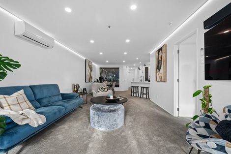 Photo of property in 1c/175 Hurstmere Road, Takapuna, Auckland, 0622