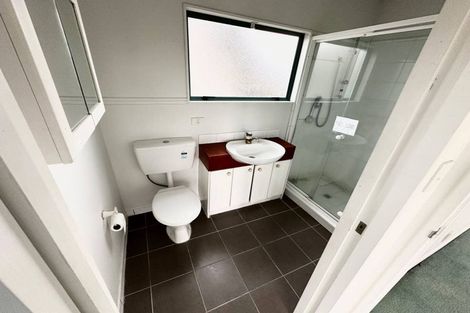 Photo of property in 2/38 Gulf View Road, Murrays Bay, Auckland, 0630