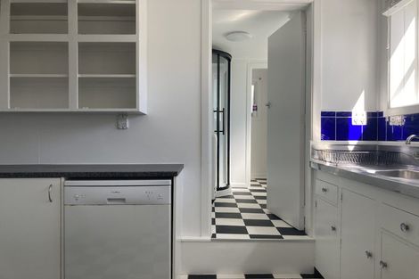 Photo of property in 7a Hawker Street, Mount Victoria, Wellington, 6011