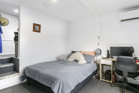 Photo of property in 25 Adderley Terrace, Ravensbourne, Dunedin, 9022