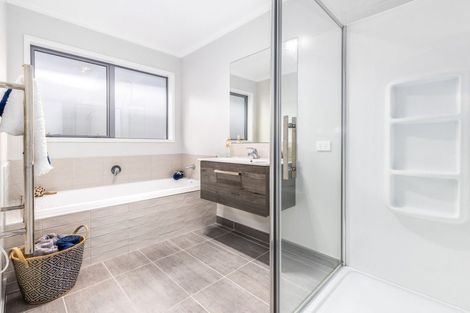 Photo of property in 7 Weatherdeck Close, Whitby, Porirua, 5024