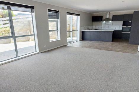 Photo of property in 31 Percy Kinsman Crescent, Riverstone Terraces, Upper Hutt, 5018