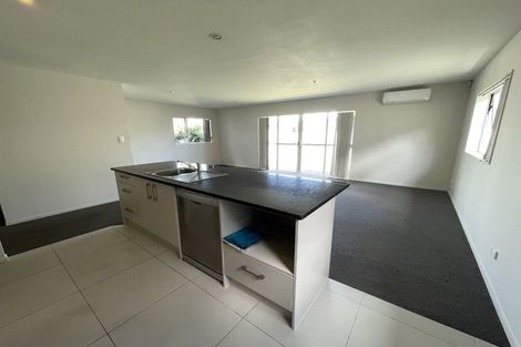 Photo of property in 4 Popokatea Drive, Takanini, 2112