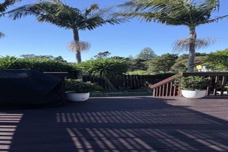 Photo of property in 35 Birkdale Road, Birkdale, Auckland, 0626