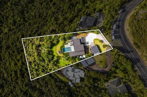 Photo of property in 81 Piha Road, Piha, New Lynn, 0772