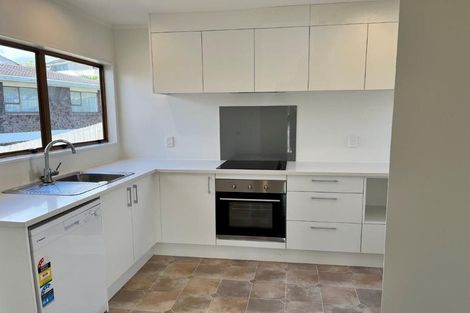 Photo of property in 12a Prince Regent Drive, Half Moon Bay, Auckland, 2012