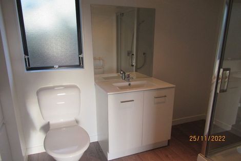 Photo of property in 27 Brougham Place, West Harbour, Auckland, 0618